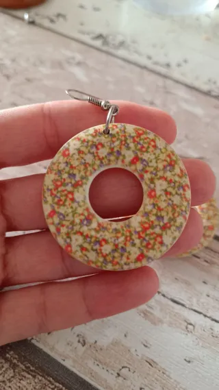 Pendientes madera aro flores