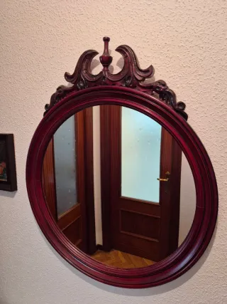 Recibidor de madera con mármol