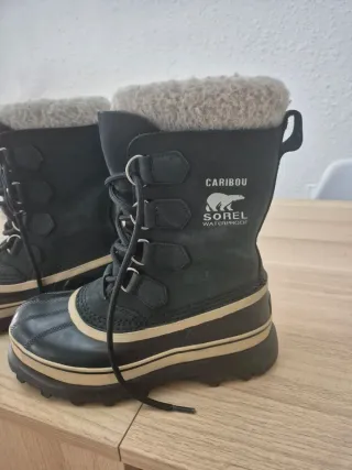 Botas de nieve Sorel Caribou Negras