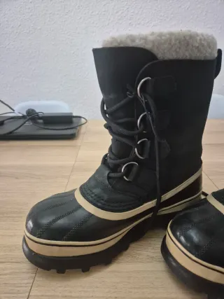 Botas de nieve Sorel Caribou Negras