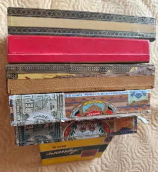 Scatole di sigari vuote