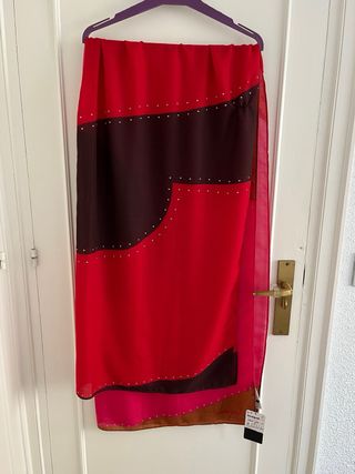 Pañuelo Desigual rojo y rosa con tachuelas