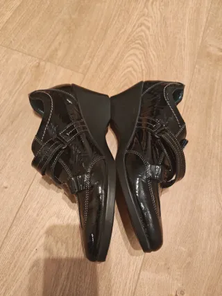 Zapatos 24 Horas Talla 38 Charol Negro