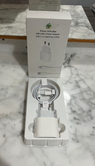 Cargador 20W USB-C + Cable Lightning iPhone