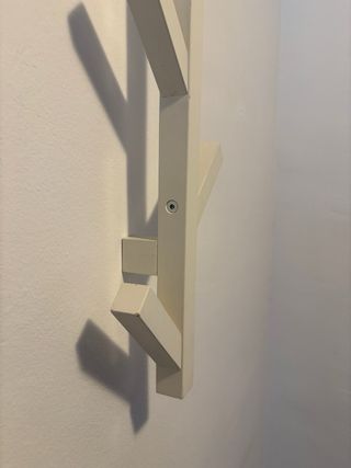 Perchero IKEA TJUSIG blanco