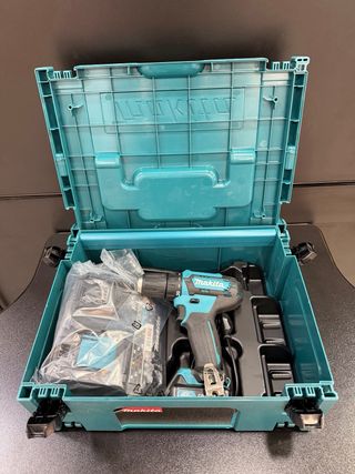 Taladro Makita a batería + Maletín + Cargador