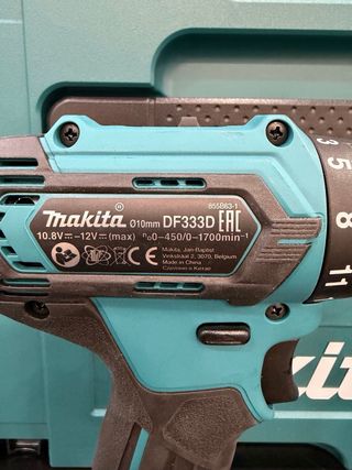 Taladro Makita a batería + Maletín + Cargador