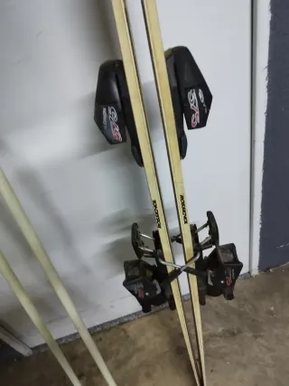 Esquís Rossignol 165cm +fijaciones +bastones 150cm