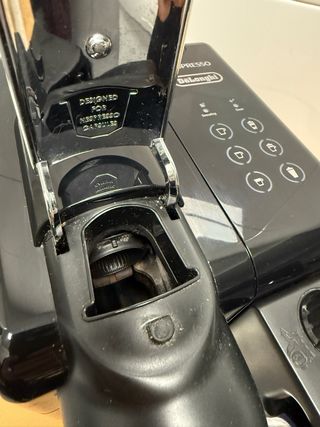 Cafetera DeLonghi Nespresso Lattissima Negra Touch