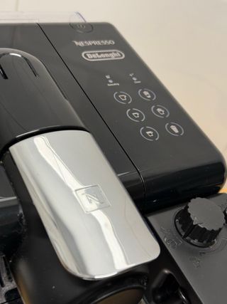 Cafetera DeLonghi Nespresso Lattissima Negra Touch