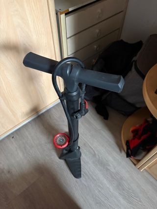 Hinchador de bicicleta con manómetro