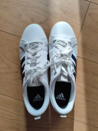 Zapatillas Adidas Hombre. Talla 46 2/3