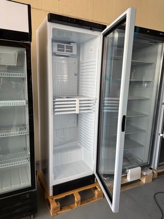 EXPOSITOR DE BEBIDAS REFRIGERADO
