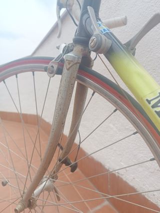 Bicicleta carretera vintage alta