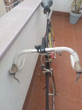 Bicicleta carretera vintage alta