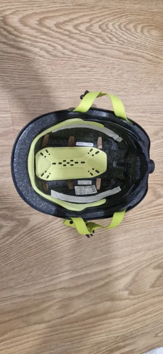 Casco Btwin 520 Fluo Niños Decathlon talla 52-55