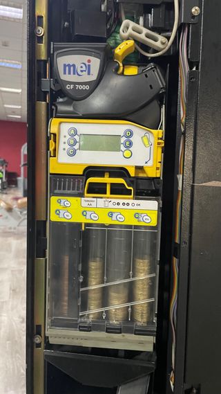 Maquina Expendedora Azkoyen Aguas y latas