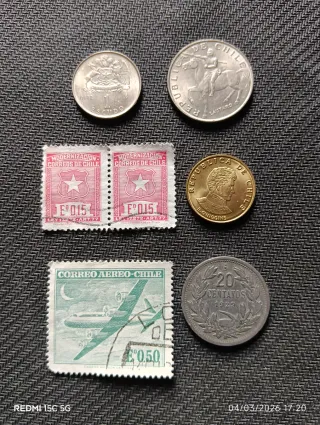 Lote monedas y sellos antiguos Chile