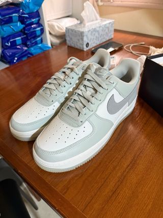 Nike Air Force 1 '07 LV8 Talla 42