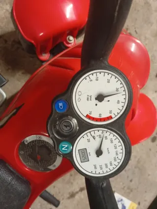 Moto a pedales roja Falk