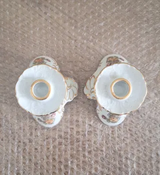 Antigua pareja de candelabros de porcelana Bavaria