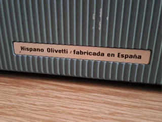 Máquina de escribir Olivetti Pluma 22