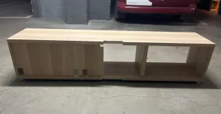 Mueble bajo TV Ikea madera