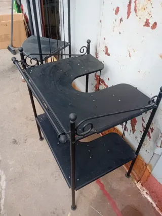 Estantería de esquina metálica y cristal