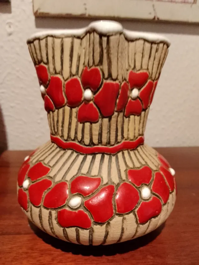 Jarra cerámica pequeña flores rojas