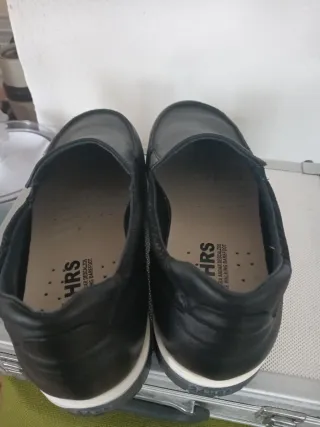 Zapatos negros 24 horas