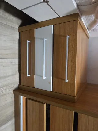 Mesitas de noche madera y metal.