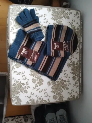 Conjunto gorro, guantes y bufanda