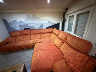 Sofá grande y muy cómodo en buen estado