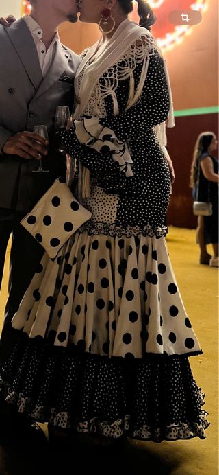 Traje Flamenca Lunares Blanco y Negro