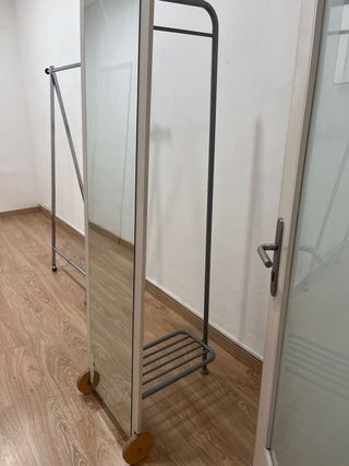 Perchero con espejo grande