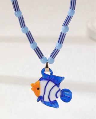 Collar pez de cristal azul y naranja