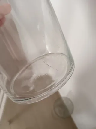 Dos jarrones altos de cristal