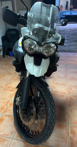 Triumph Tiger 800 Adventure Moto