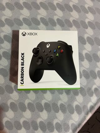 Pacchetto Xbox Series S + Monitor AOC 180Hz + Controller