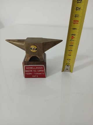 Mini Incudine Ottone Maestri del Lavoro 1973