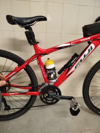Bicicleta Fuji Roja