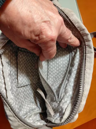 Bolso Kipling,Color gris