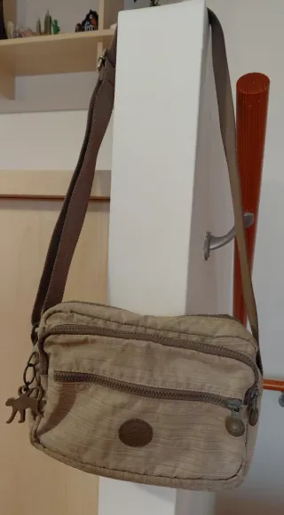 Bolso Kipling,Color gris