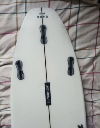 Tabla surf Pukas Dark 5'7