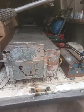 Furgoneta y máquina de canalón