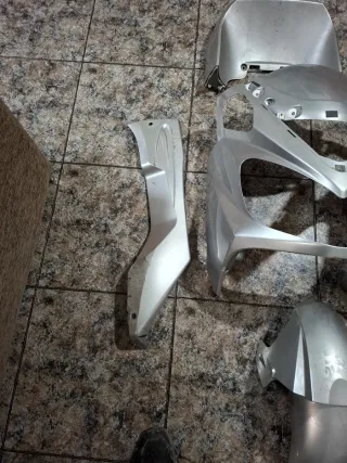 Carenado Daelim S2 125 Plata