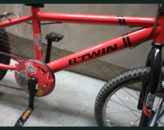 Bicicleta Infantil Vermelha B'Twin