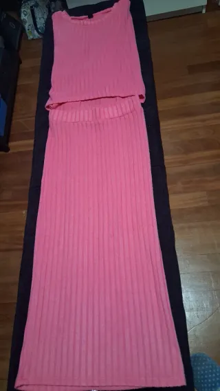 Conjunto falda y camiseta rosa