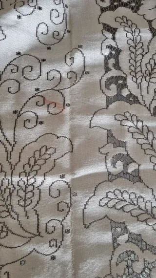 Mantelería de tela bordada