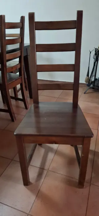 Sillas de madera color wengue
